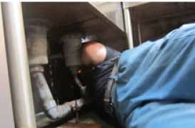 機械分解でゴキブリの巣の発見