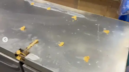 ③コーキング材