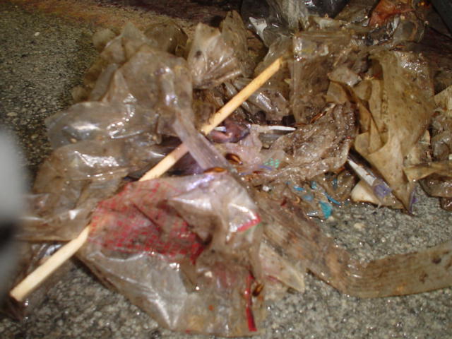 古いビニールゴミ